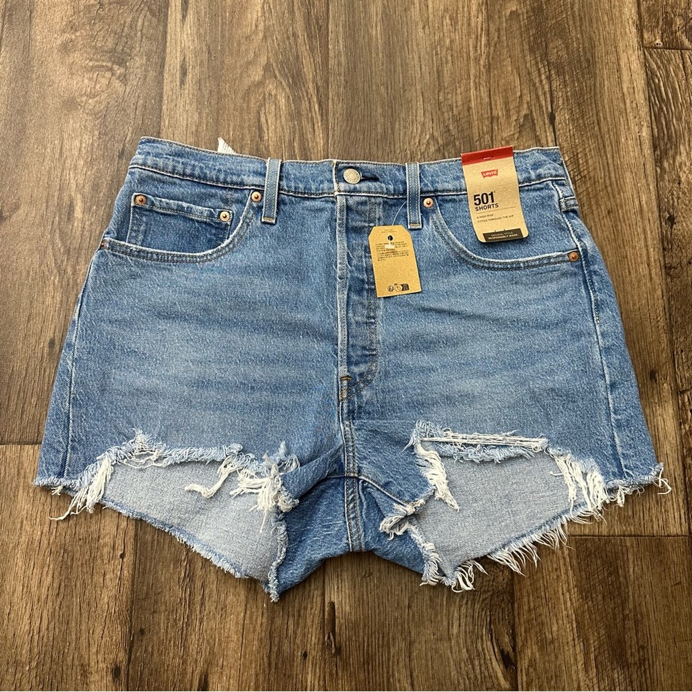 Levi's High Rise 501 5 Button Medium Wash Distressed Raw Hem Shorts Size 32